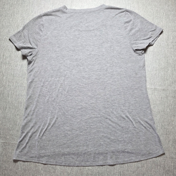 Vintage-Style Disney Minnie Mouse Graphic T-Shirt - Women - Picture 4 of 5